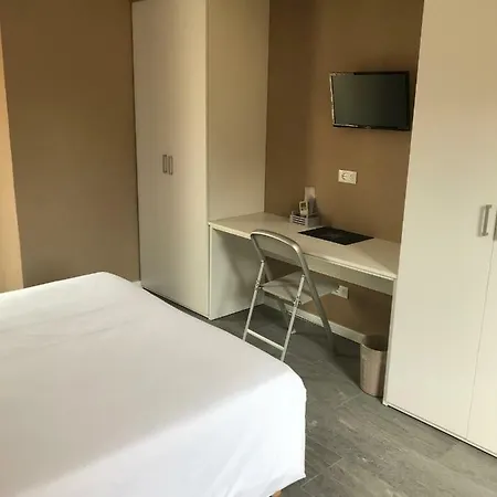 Casa Patrizia 招待所 3*